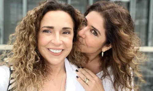 
				
					Daniela Mercury ganha declaração de amor de Malu Verçosa em aniversário de 57 anos: 'Meu horizonte'
				
				