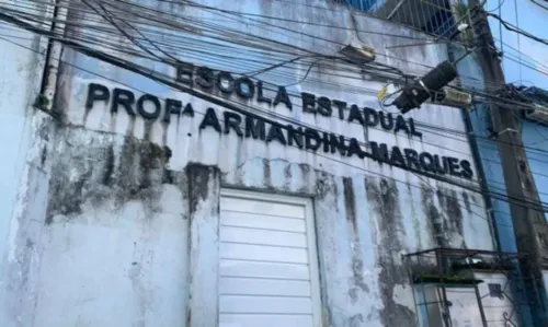 
				
					Escola estadual em Salvador suspende aulas por uma semana após surto de Covid-19
				
				