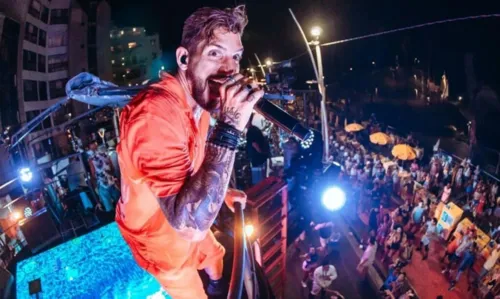 
				
					Felipe Pezzoni, da Banda Eva, fala sobre alteração no circuito: 'Se mudar o percurso, não vamos sair no Carnaval de Salvador '
				
				