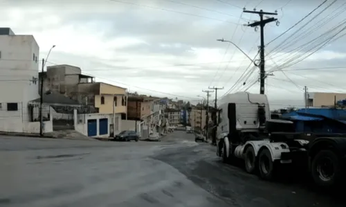 
				
					Após tiroteios, PM reforça policiamento no Subúrbio Ferroviário de Salvador
				
				