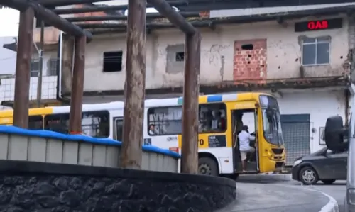 
				
					Após tiroteios, PM reforça policiamento no Subúrbio Ferroviário de Salvador
				
				