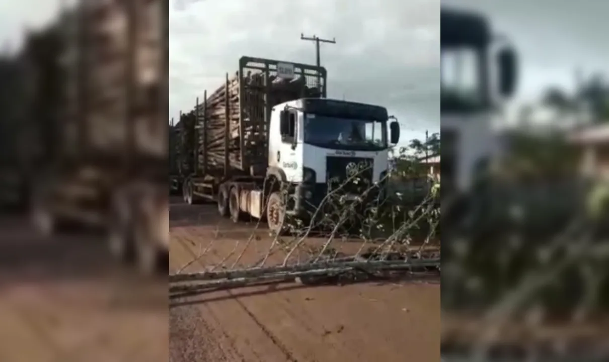 MORADORES FECHAM A BR-251 EM PROTESTO ÀS MÁS CONDIÇÕES DA ESTRADA - O  Tabuleiro