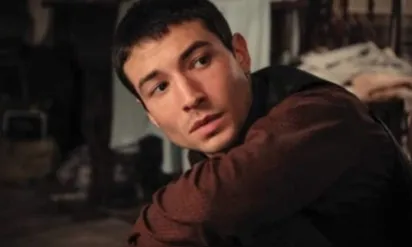 
		Ezra Miller, ator de The Flash e Animais Fantásticos, é acusado de roubo nos Estados Unidos