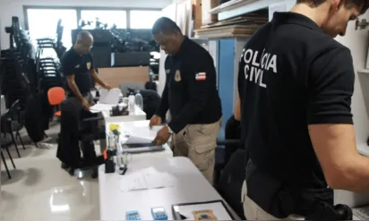 
		Documentos e computadores de investigados por fraude em negociação de imóveis e veículos na Bahia são apreendidos