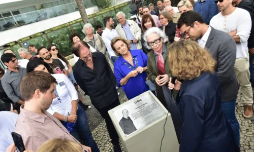 
				
					Fernanda Montenegro participa de homenagem ao autor Gilberto Braga
				
				