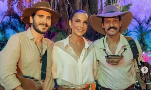 
				
					Ivete Sangalo comemora momento 'pantaneiro' com Guito e Gabriel Sater: 'Dois incríveis'
				
				