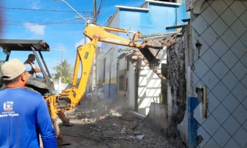 
				
					Casa do artista plástico Frans Krajcberg é demolida em Nova Viçosa; governo da Bahia repudia
				
				