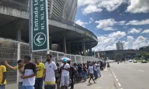 
				
					Jogo entre Bahia e Vasco tem ingressos esgotados para tricolores
				
				