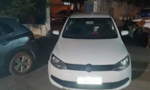 
				
					Homem é preso com carro roubado em Ibotirama, oeste da Bahia
				
				