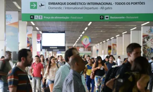 
				
					Número de brasileiros que decidem morar fora do país aumenta em 2022
				
				