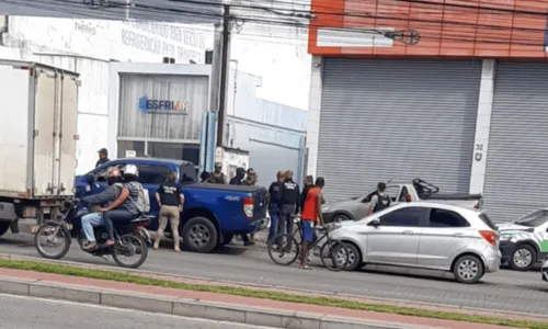 
				
					Homem morre após ser atropelado no bairro de São Cristóvão, em Salvador
				
				