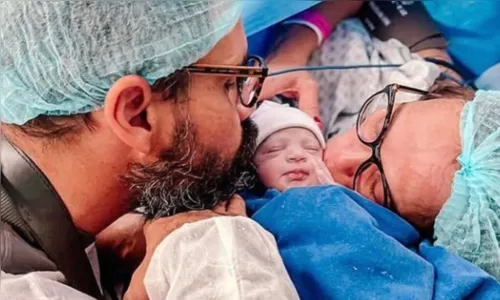 
				
					Filha recém nascida de Juliano Cazarré volta a ser internada e passa por cirurgia de emergência
				
				