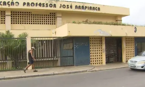 
				
					Escola tem aulas suspensas após invasão, furto de equipamentos e depredação em Salvador
				
				
