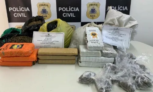 
				
					Policiais apreendem 30 quilos de maconha em imóvel em Sussuarana
				
				
