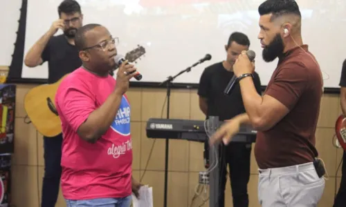 
				
					'Sonho em dividir o palco com Tayrone', conta Hércules Ferreira atração do Atitude na Bahia FM
				
				