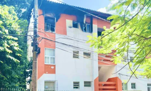 
				
					Codesal interdita prédio atingido por incêndio no Engenho Velho da Federação, em Salvador
				
				