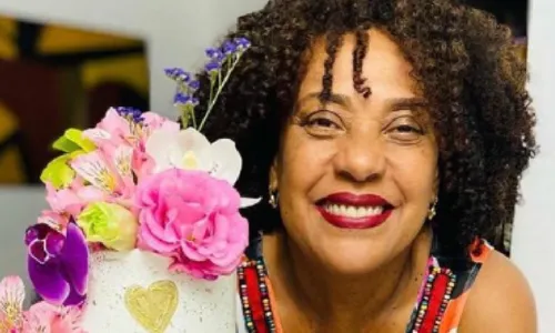 
				
					Aos 63 anos, Irá Carvalho esbanja vigor e quer fazer mais pelo entretenimento na Bahia: 'Não saio desse foco'
				
				