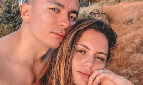 
				
					Renan Machado, irmão de Anitta, anuncia fim do casamento com influenciadora: 'Caminhos diferentes'
				
				