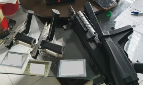
				
					Despachante suspeita de falsificar documentos para compra de armas é presa em operação da PF no Tocantins
				
				