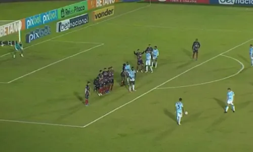 
				
					Bahia sofre gol no último minuto e jogo contra o Londrina termina em 1x1
				
				