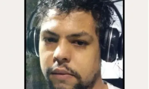 
				
					Taxista é morto a tiros em Salvador; vítima foi vista pela última vez após pegar passageiro na Lapa
				
				