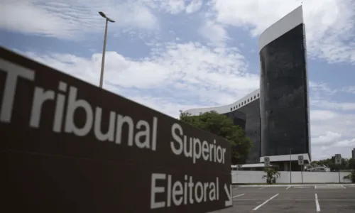 
				
					Justiça Eleitoral recebe 1,3 mil denúncias de propaganda irregular
				
				