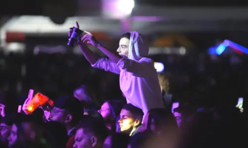 
				
					‘A gente esperou dois anos por esse momento’, diz Dilsinho em show no Festival de Inverno Bahia
				
				