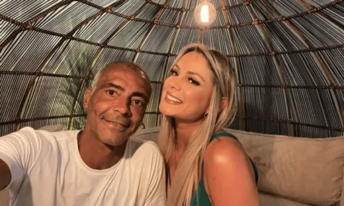 
				
					Romário termina namoro com influenciadora 25 anos mais jovem e deleta fotos com ela
				
				