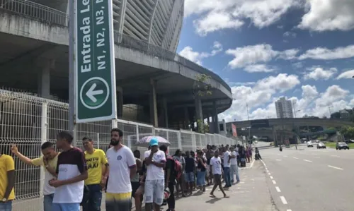 
				
					Jogo entre Bahia e Vasco tem ingressos esgotados para tricolores
				
				