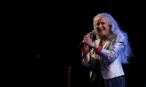 
				
					Maria Bethânia abre a 2ª noite do FIB e faz sua estreia em festivais: 'Com licença, Conquista'
				
				