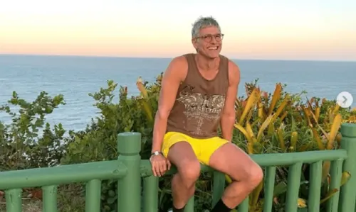 
				
					Reynaldo Gianecchini aproveita férias na Bahia e elogia físico do ator: 'Se beleza fosse crime você levaria prisão perpétua'
				
				