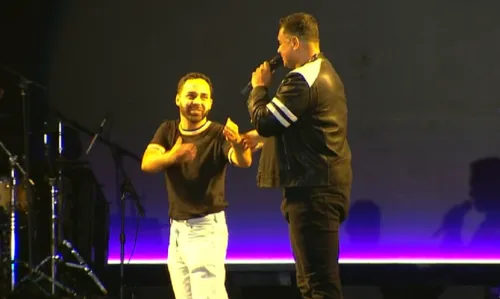 
				
					Harmonia do Samba divide palco com João Gomes e faz da 2º noite do FIB 2022 um verdadeiro carnaval: 'Bora aquecer'
				
				