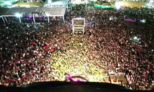 
				
					Harmonia do Samba divide palco com João Gomes e faz da 2º noite do FIB 2022 um verdadeiro carnaval: 'Bora aquecer'
				
				