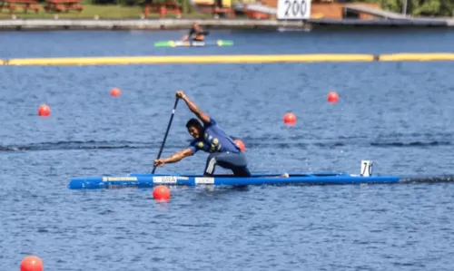 
				
					Isaquias Queiroz é campeão no Mundial de canoagem
				
				