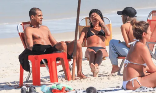 
				
					Marcello Melo Jr. curte praia da Barra da Tijuca no Rio de Janeiro; veja fotos
				
				