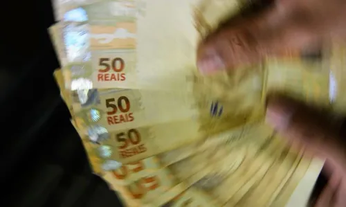 
				
					Última parcela de agosto do Auxílio Brasil é paga hoje
				
				