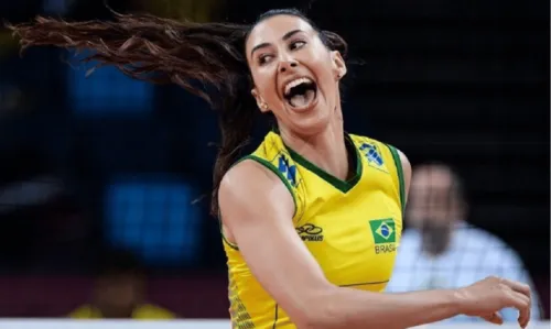 
				
					Vôlei: Bicampeã olímpica Sheilla Castro ganha jogo de despedida; veja hora, data e local
				
				