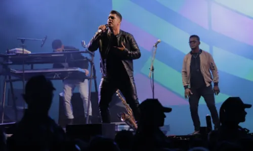 
				
					Trio da Huanna se emociona em retorno ao palco principal do Festival de Inverno Bahia: 'Gratidão'
				
				