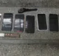 
                  Suspeito de assaltos é preso com dez celulares após perseguição policial na Avenida ACM