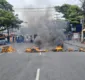 
                  Ferroviários fazem protesto e fecham pista no Largo da Calçada, em Salvador
