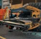 
                  Vídeo: Trator desce ladeira em alta velocidade, tomba e deixa uma pessoa ferida em Salvador