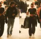 
                  Tá rolando? Bruna Marquezine e Xolo Maridueña são vistos em passeio por shopping do Rio