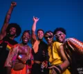 Looks, artistas esperados e local novo: público comenta ansiedade e preparativos para AFROPUNK Bahia 2022