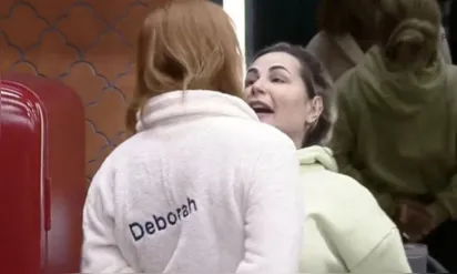 
		Deolane vai para cima de Deborah Albuquerque em 'A Fazenda 14': 'Não posso bater na cara'