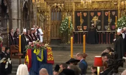 
		Elizabeth II: funeral da rainha começa e vai durar nove horas; veja protocolo