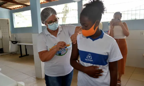 
				
					Campanha imuniza contra pólio e multivacinação em escolas da rede municipal de Salvador
				
				