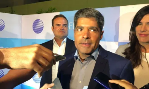 
				
					Candidatos ao governo da Bahia chegam para último debate 
				
				