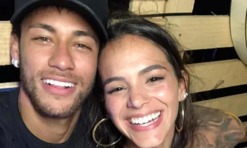 
				
					Bruna Marquezine relembra namoro com Neymar: 'Terminava uma vez por mês'
				
				