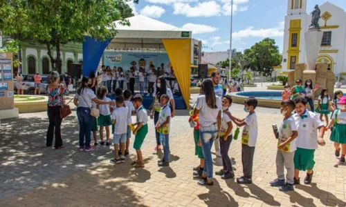 
				
					Estudantes da rede municipal de Juazeiro expõem produções do 'Lápis na Mão'
				
				