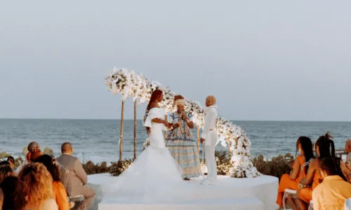 
				
					Majur se casa com o bailarino Josué Amazonas na Praia do Flamengo, em Salvador
				
				